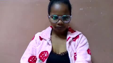 juliah02 online show from July 8, 2026, 5:23 am