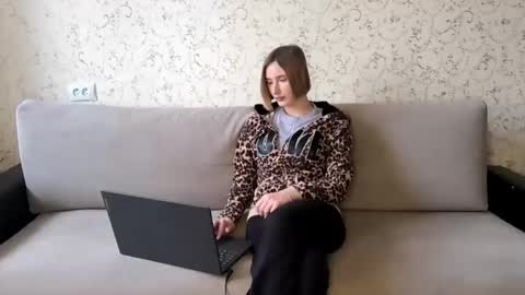 Kate online show from April 1, 2026, 2:47 pm