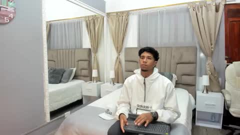 Snapshot of julian_billy chatting on January 8, 2025, 11:32 am julian billy online show from January 8, 2025, 11:32 am