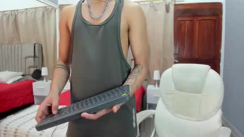 Snapshot of julian_billy chatting on January 31, 2025, 7:08 pm julian billy online show from January 31, 2025, 7:08 pm