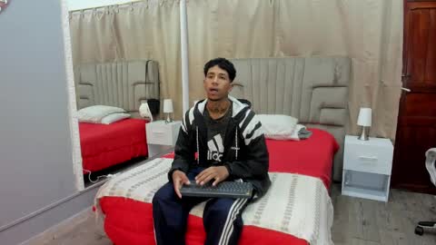 Snapshot of julian_billy chatting on February 1, 2025, 11:32 am julian billy online show from February 1, 2025, 11:32 am