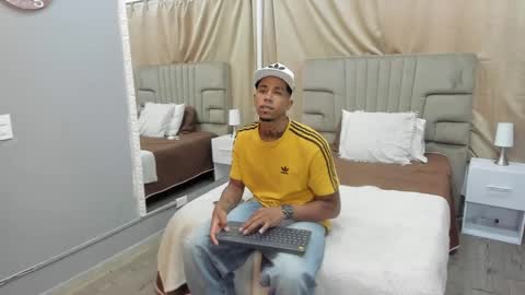 Snapshot of julian_billy chatting on February 17, 2025, 5:32 pm julian billy online show from February 17, 2025, 5:32 pm