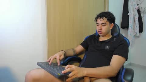 Snapshot of julian_billy chatting on November 3, 2025, 9:16 pm julian billy online show from November 3, 2025, 9:16 pm