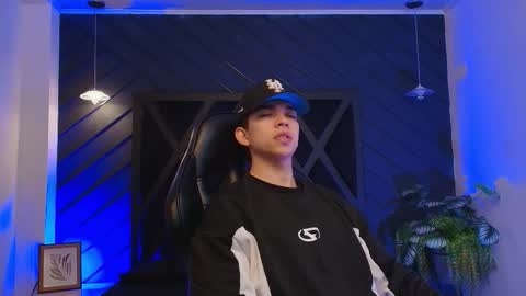 JULIAN  online show from March 4, 2026, 11:16 am