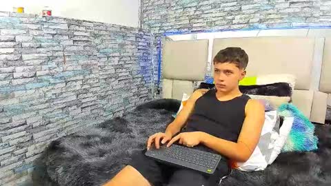 julian online show from September 29, 2025, 2:11 pm