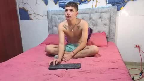 Snapshot of julian_wolf18 chatting on March 10, 2026, 5:07 pm julian online show from March 10, 2026, 5:07 pm