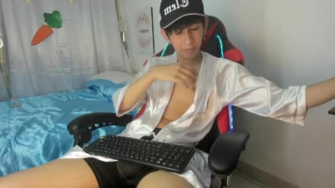 Julian online show from April 9, 2026, 7:19 pm