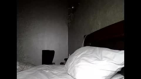 julianagold1 online show from April 9, 2026, 8:03 pm