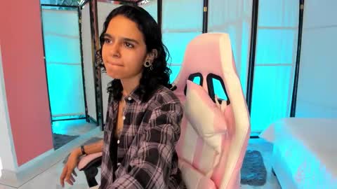 Snapshot of julianne_7 chatting on February 3, 2026, 9:31 pm julianne_7 online show from February 3, 2026, 9:31 pm