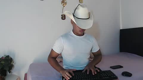 Snapshot of juliannmattius chatting on October 17, 2025, 2:30 pm Juliann online show from October 17, 2025, 2:30 pm