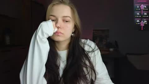 Snapshot of julidropp chatting on January 29, 2025, 4:52 pm julidropp online show from January 29, 2025, 4:52 pm