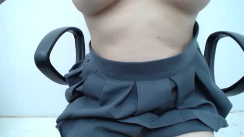 julie9x online show from November 8, 2025, 9:13 pm