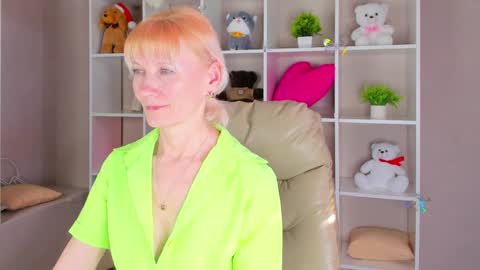 Julie Lucasss online show from March 31, 2026, 9:21 am