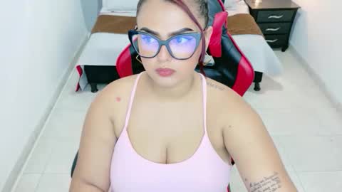 Snapshot of julieeta_castillo chatting on June 1, 2026, 7:48 pm julieta online show from June 1, 2026, 7:48 pm