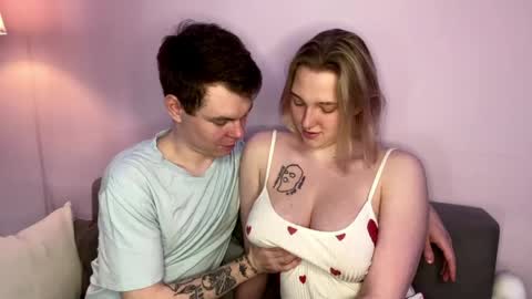 Julie and Thomas online show from May 6, 2026, 7:02 am