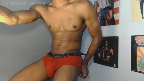 Snapshot of julienlongg chatting on July 6, 2026, 3:14 pm Julien online show from July 6, 2026, 3:14 pm