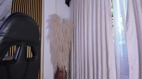 Julien online show from April 4, 2026, 11:51 am