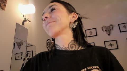 Snapshot of juliet_sourire chatting on January 30, 2025, 3:55 am juliet_sourire online show from January 30, 2025, 3:55 am