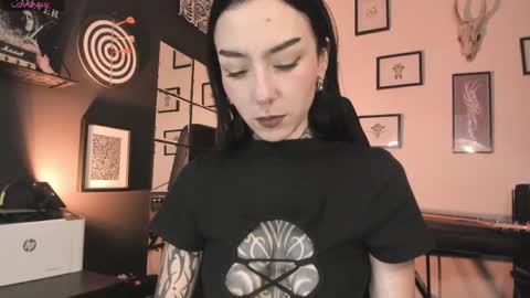 juliet_sourire online show from April 17, 2026, 11:57 am