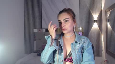 julieta__fox_ online show from January 14, 2026, 7:03 am