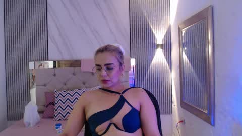 julieta__fox_ online show from February 23, 2026, 11:46 pm
