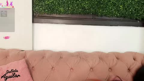 Juli online show from April 4, 2026, 7:00 pm