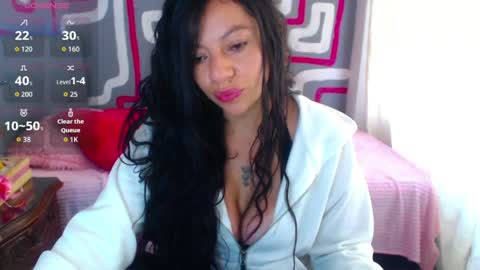 Snapshot of julieta_bloom chatting on May 18, 2026, 12:11 pm Danna online show from May 18, 2026, 12:11 pm
