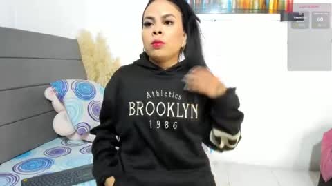 Snapshot of julieta_coopeer_ chatting on June 25, 2026, 10:09 am Julieta online show from June 25, 2026, 10:09 am