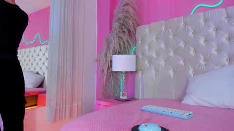 Julieta  online show from March 31, 2026, 11:43 am