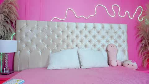 Julieta  online show from April 1, 2026, 12:06 pm