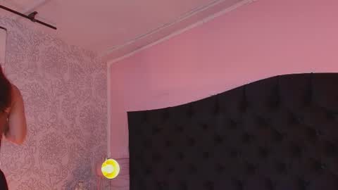 Snapshot of julieta_cortes__ chatting on June 12, 2026, 12:04 pm Julieta online show from June 12, 2026, 12:04 pm