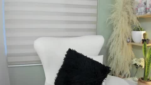 Snapshot of julieta_evans_1 chatting on July 1, 2026, 11:15 pm Julieta online show from July 1, 2026, 11:15 pm