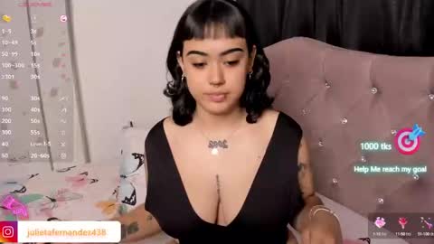 Snapshot of julieta_fernandez chatting on January 15, 2025, 10:46 pm Julieta Fernandez online show from January 15, 2025, 10:46 pm
