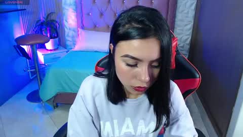 Snapshot of julieta_fn chatting on April 29, 2026, 3:27 pm julieta_fn online show from April 29, 2026, 3:27 pm