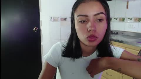 Snapshot of julieta_fn chatting on June 2, 2026, 2:41 pm julieta_fn online show from June 2, 2026, 2:41 pm