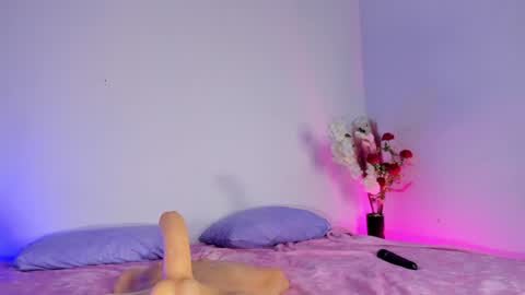 Snapshot of julieta_red2 chatting on January 31, 2025, 7:18 am Julie independent model online show from January 31, 2025, 7:18 am