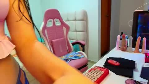 julieta_rose19 online show from November 16, 2025, 3:01 am