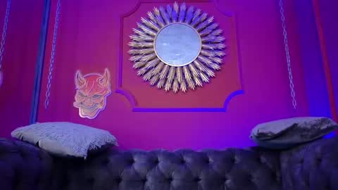 Snapshot of julieta_russell chatting on April 23, 2026, 11:42 am Julieta online show from April 23, 2026, 11:42 am