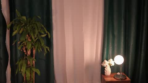 Snapshot of julieta_valencia chatting on July 19, 2026, 2:59 am julieta_valencia online show from July 19, 2026, 2:59 am