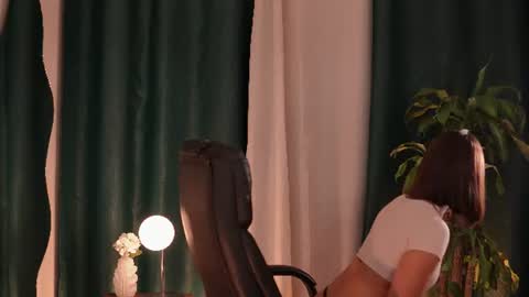 Snapshot of julieta_valencia chatting on July 25, 2026, 1:58 am julieta_valencia online show from July 25, 2026, 1:58 am