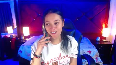 Snapshot of julietacollins06 chatting on May 6, 2026, 2:33 pm julietacollins06 online show from May 6, 2026, 2:33 pm