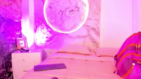 julietakane online show from February 25, 2026, 4:33 am