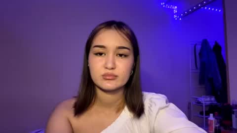 Snapshot of julietbruchey chatting on July 7, 2026, 7:29 pm Milena online show from July 7, 2026, 7:29 pm