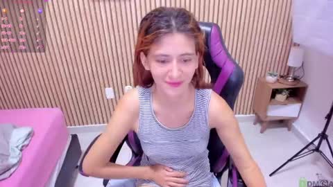 Snapshot of julieth_love_ chatting on May 6, 2026, 3:17 pm Julieth online show from May 6, 2026, 3:17 pm