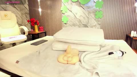 Julietha online show from March 19, 2026, 2:04 am