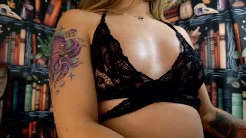 Julietta Jackson online show from January 30, 2025, 1:55 am