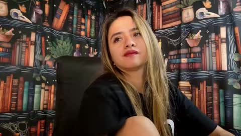 Julietta Jackson online show from February 14, 2025, 9:10 pm