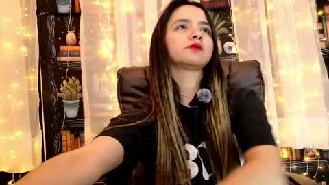 Snapshot of julietta__jackson chatting on May 27, 2026, 1:57 am Julietta Jackson online show from May 27, 2026, 1:57 am