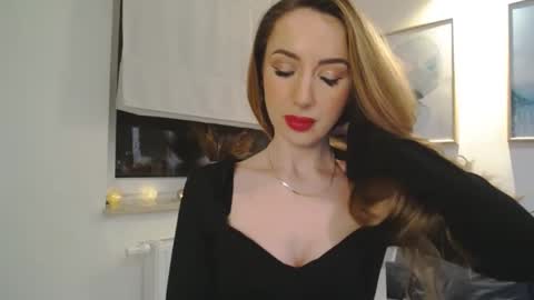 JulietteSensual online show from February 18, 2025, 7:09 pm