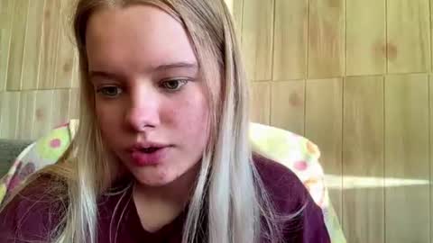 Snapshot of juligwartney chatting on June 24, 2026, 3:22 pm Malin online show from June 24, 2026, 3:22 pm